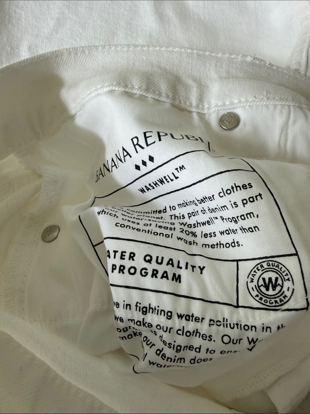 Banana Republic White Skirt with Branded Waist Label - Picture 3 of 4